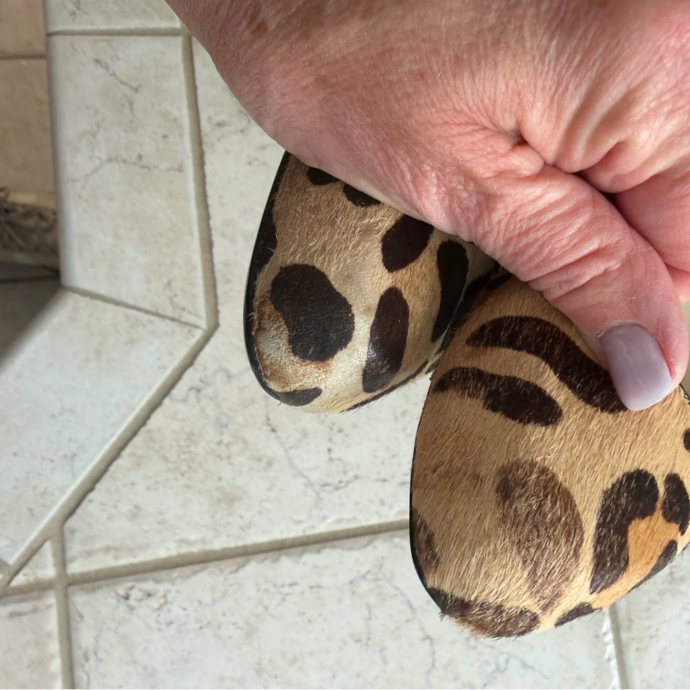 Max Studio Leopard Print Heels - Picture 5 of 6